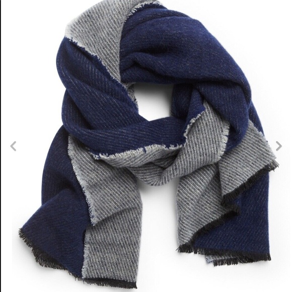 Banana Republic Accessories - NWT Banana Republic Wrap Scarf